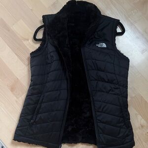 The North Face Women's Black Fleece-Lined Vest